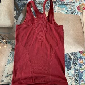 Lululemon tank